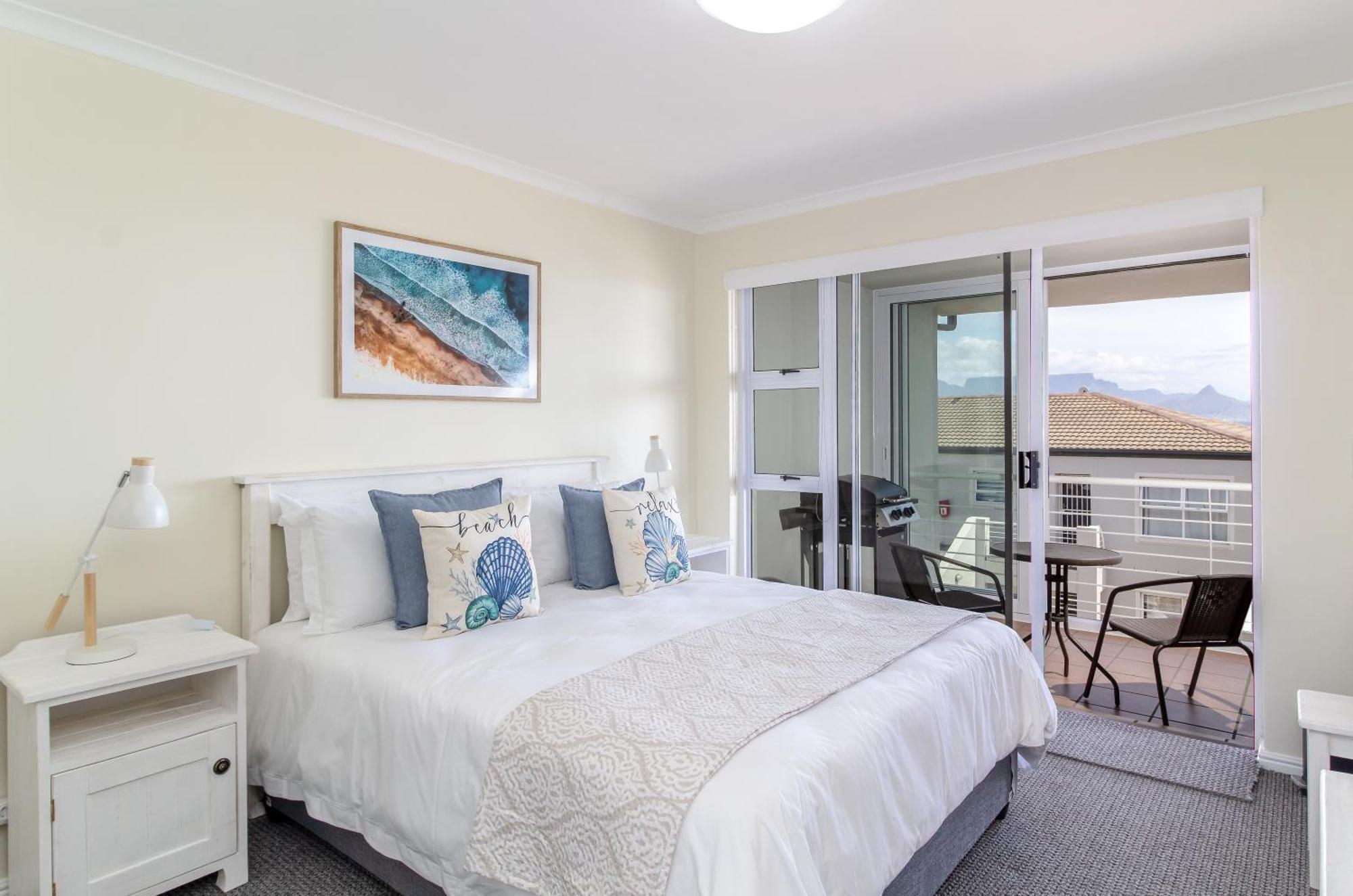Apartment Sun And Surf Dolphin Ridge Cape Town